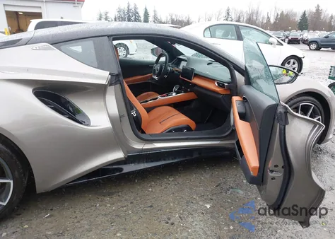 2024 Lotus Emira V6 First Edition z USA, uszkodzony, nr VIN SCCLEKAX3RHB24334